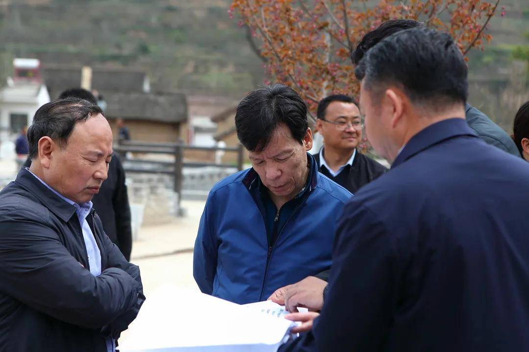 宝鸡市陈仓区委书记霍铁桥深入香泉镇调研指导工作