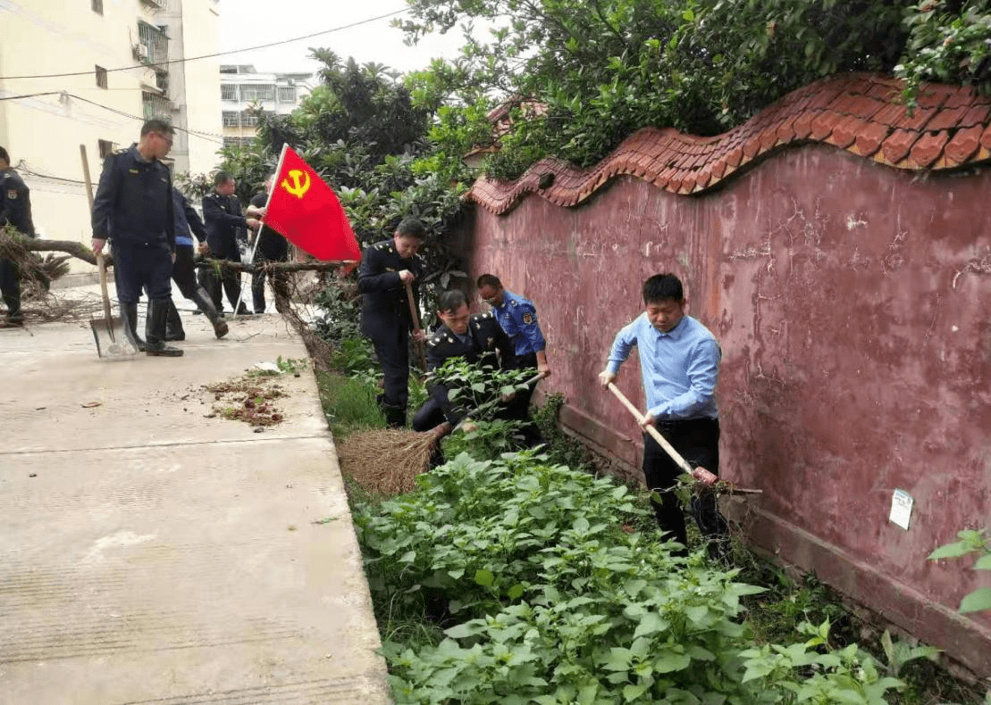 【我为群众办实事】广昌县城管局 清理水沟保畅通 未雨绸缪防内涝