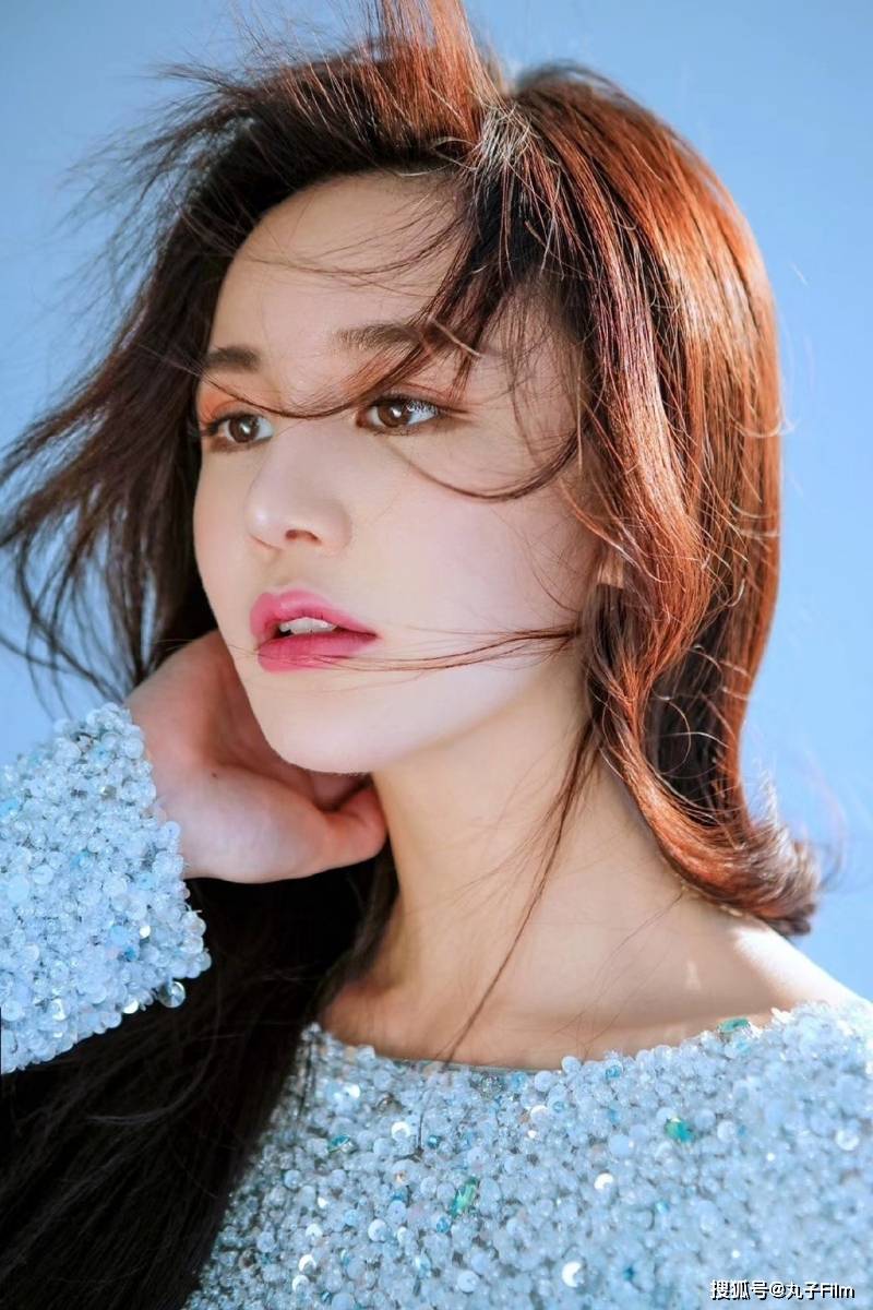 性感美女时尚写真青春靓丽小姐姐露背长裙养眼迷人