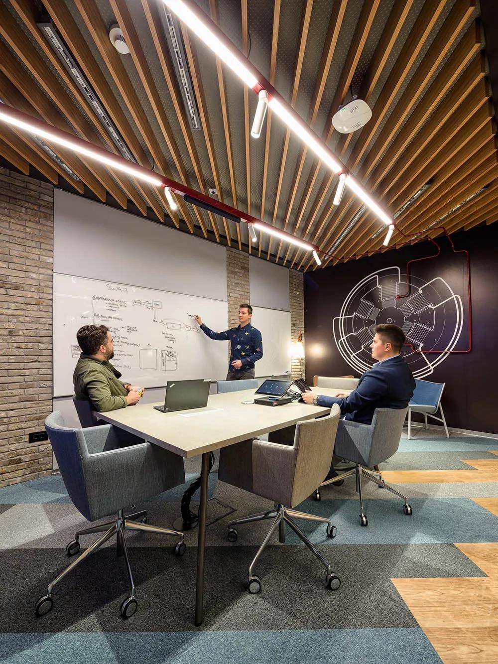 灵动多变 看看这个科技开发部门的办公室