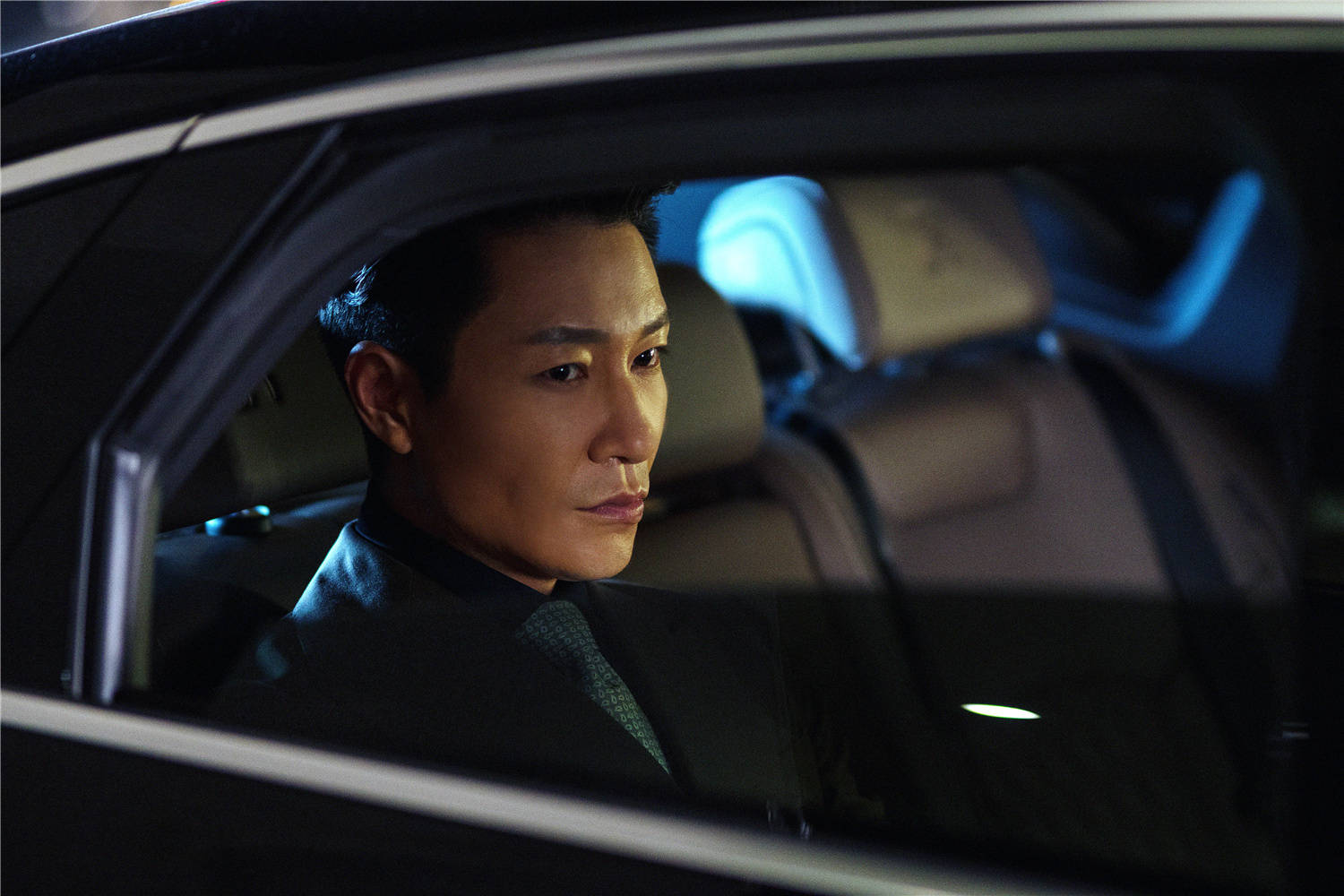 《陪你一起长大》圆满收官,而由李宗翰主演的另一部电视剧《理智派》