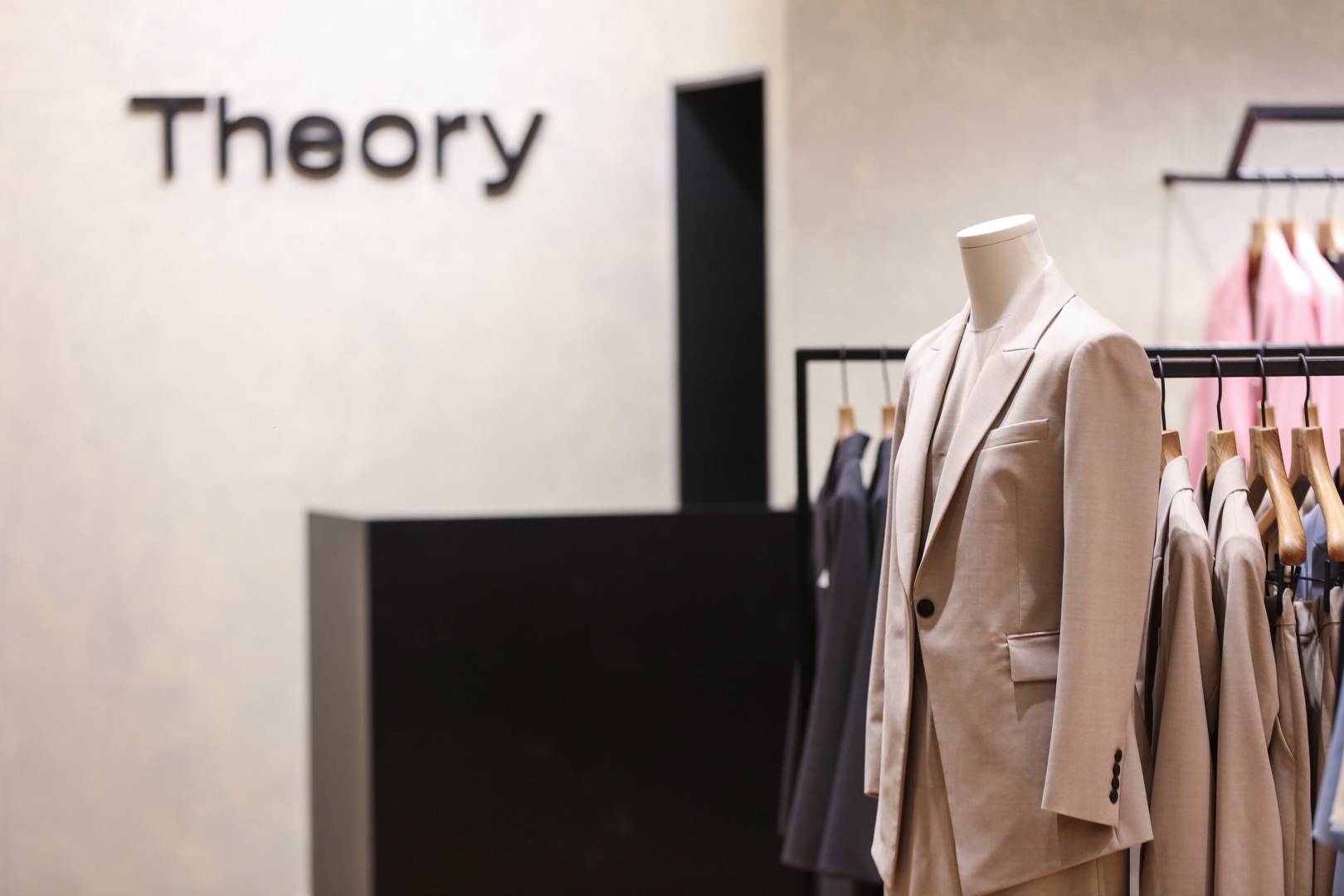 theory思睿宁波阪急百货女装形象店开幕