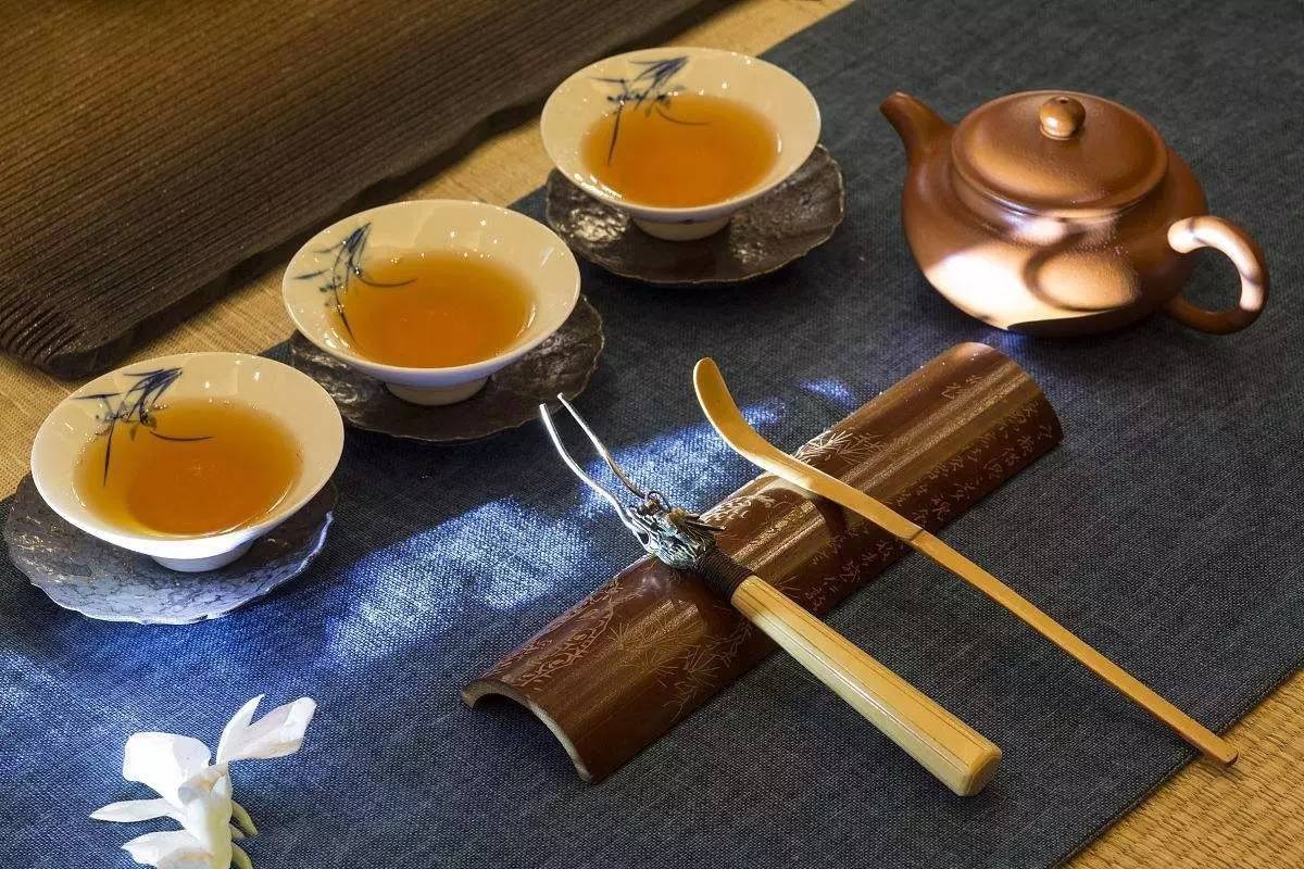 余胜海:从三个杯子感悟潮州人的待客茶道礼仪_功夫茶