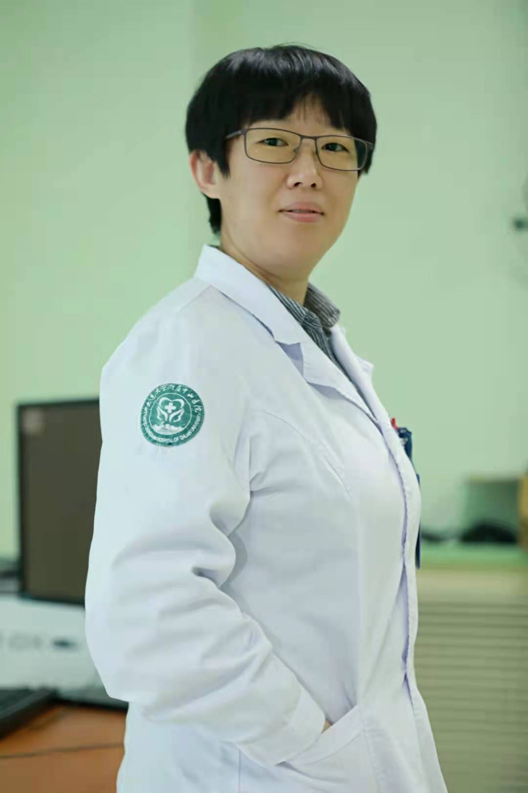 张导的主治大夫,大连医科大学硕士研究生毕业的刘叙光主治医师说:"