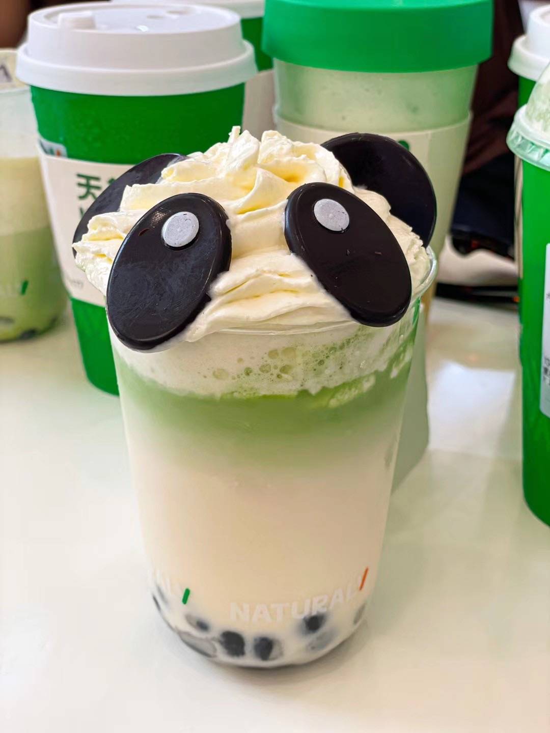 关晓彤的天然呆奶茶重庆首店开业啦