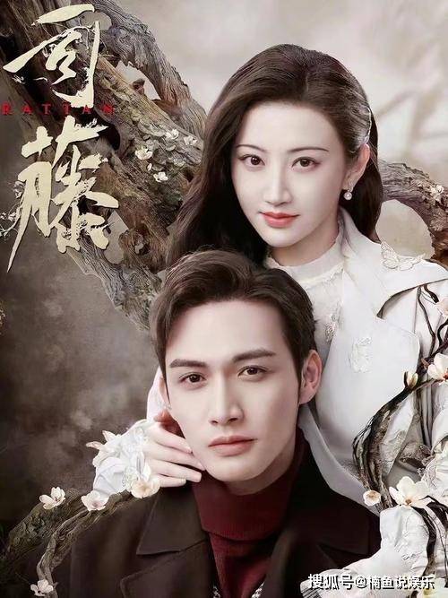 原创张彬彬氛围感大片来袭白色t恤尽显简约气质秦放太帅了吧