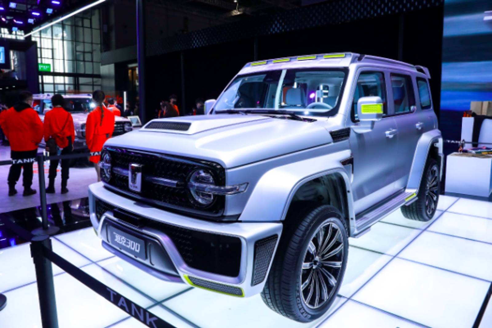 坦克300赛博版专注越野市场需求的"越野生态"中,在哈弗h9,长城炮等