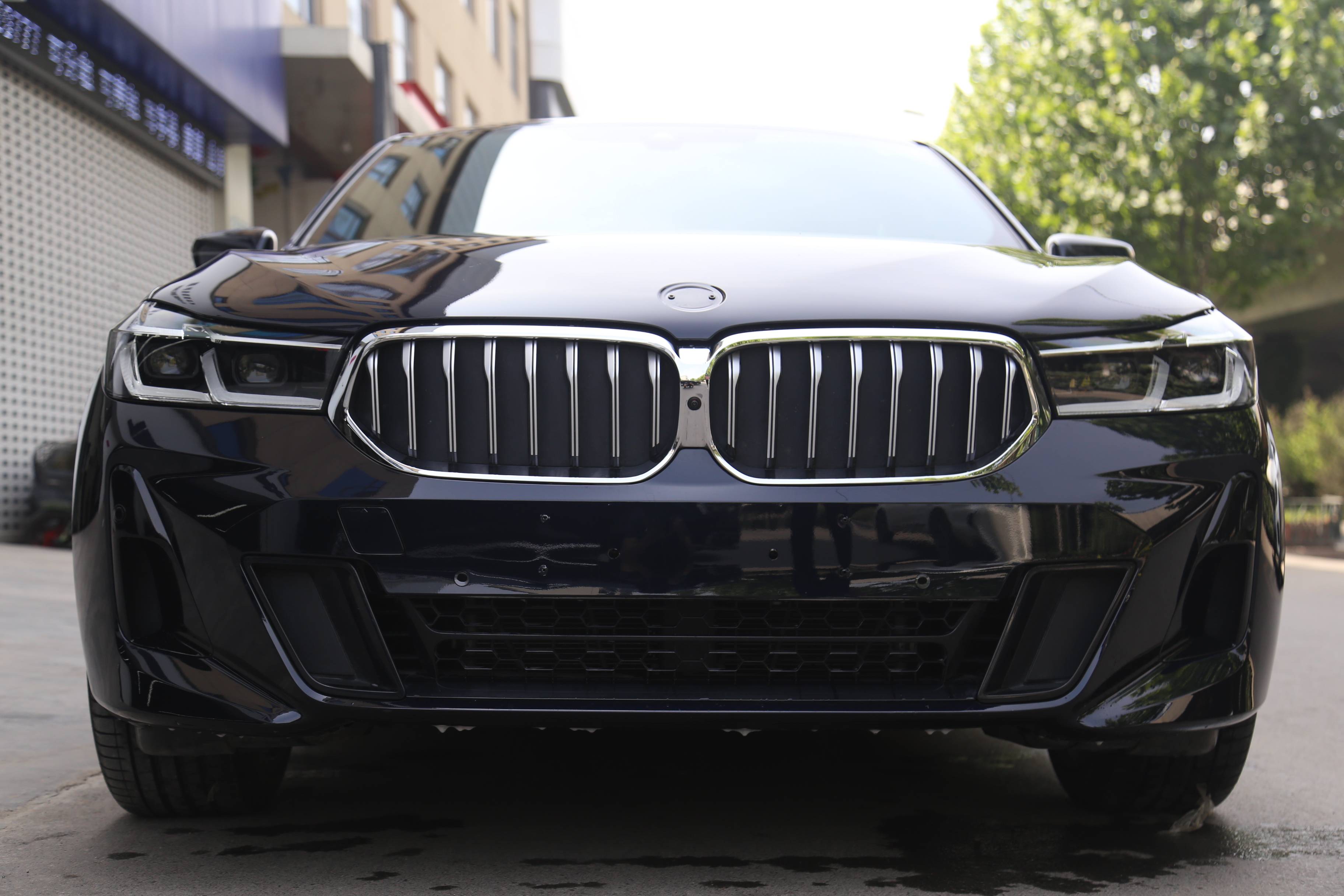 惬意随心宝马6系gt全车装贴xpel隐形车衣上黑下红渐变改色膜