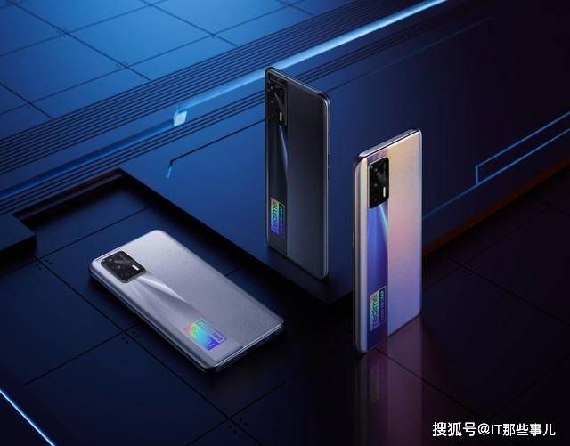 旗舰|仅3199元 realme GT降价200元送耳机 网友说买早了