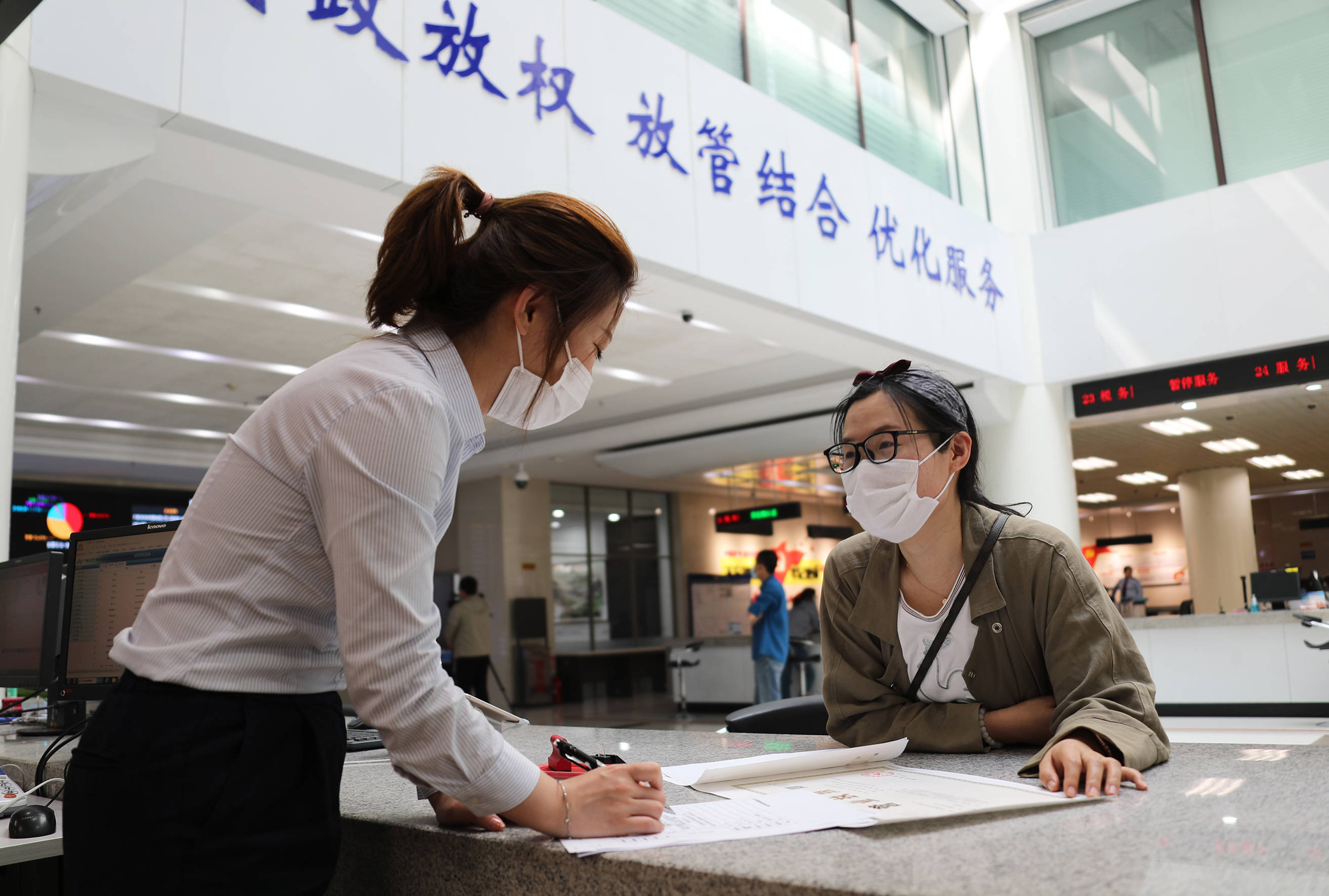 大连行政大厅图片