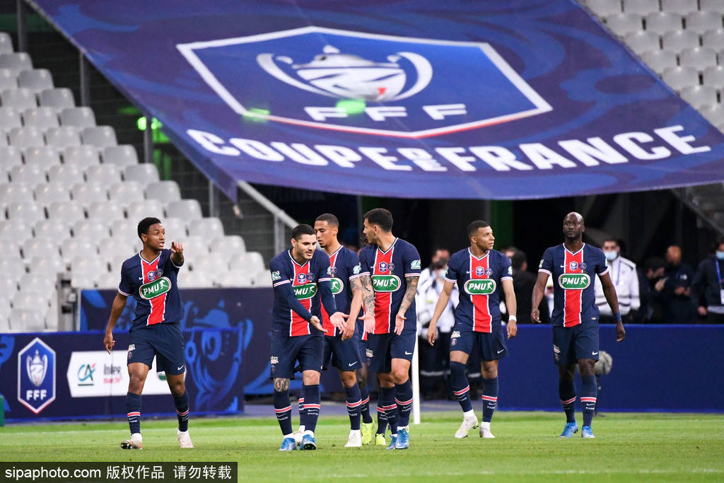 法国杯-姆巴佩传射伊卡尔迪破门 巴黎2-0摩纳哥夺冠_禁区
