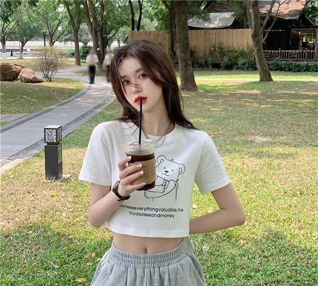 腰不够细的女生,春夏季怎么穿才好看?