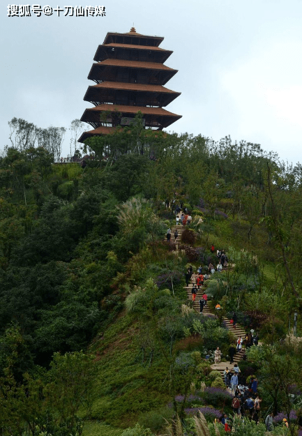 丹景臺目前無門票,不提倡自駕,因自駕到不了丹景臺景區,景區不允許