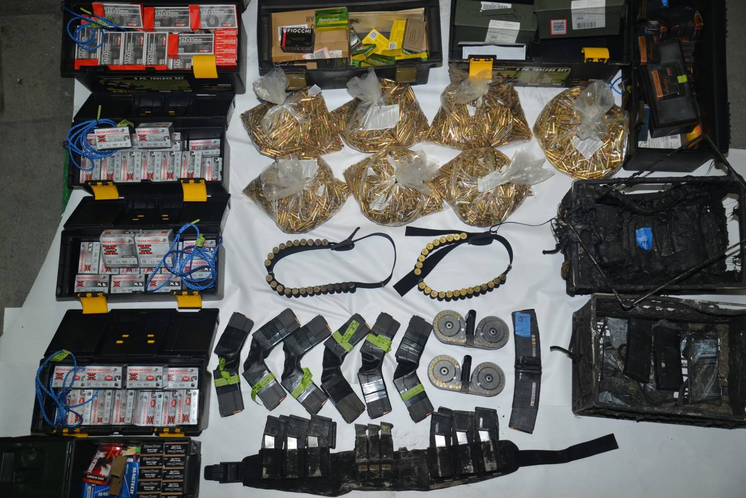 美国加州圣何塞枪击案嫌疑人家中发现超22万发子弹