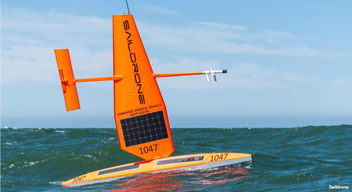 原创saildrone已经部署了100多艘配备人工智能的无人机帆船