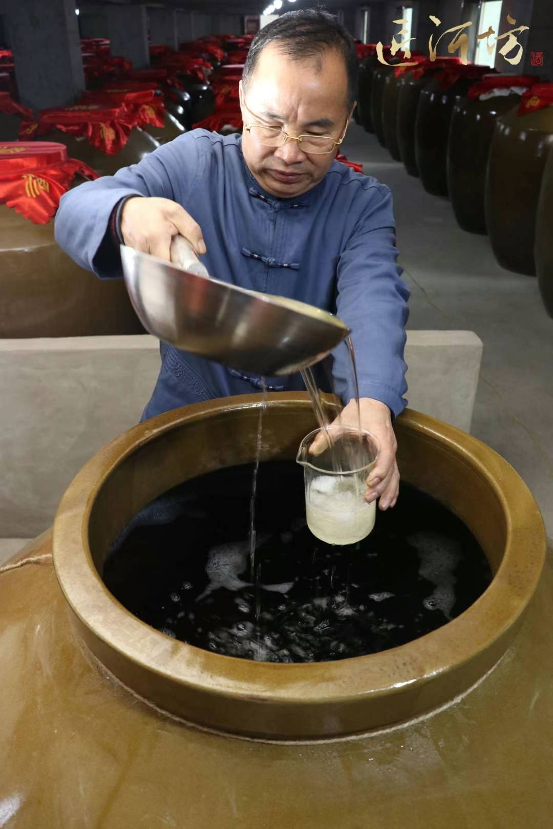 匠河坊王牌酒匠:酱香型白酒为什么要经历九次蒸煮,有必要吗