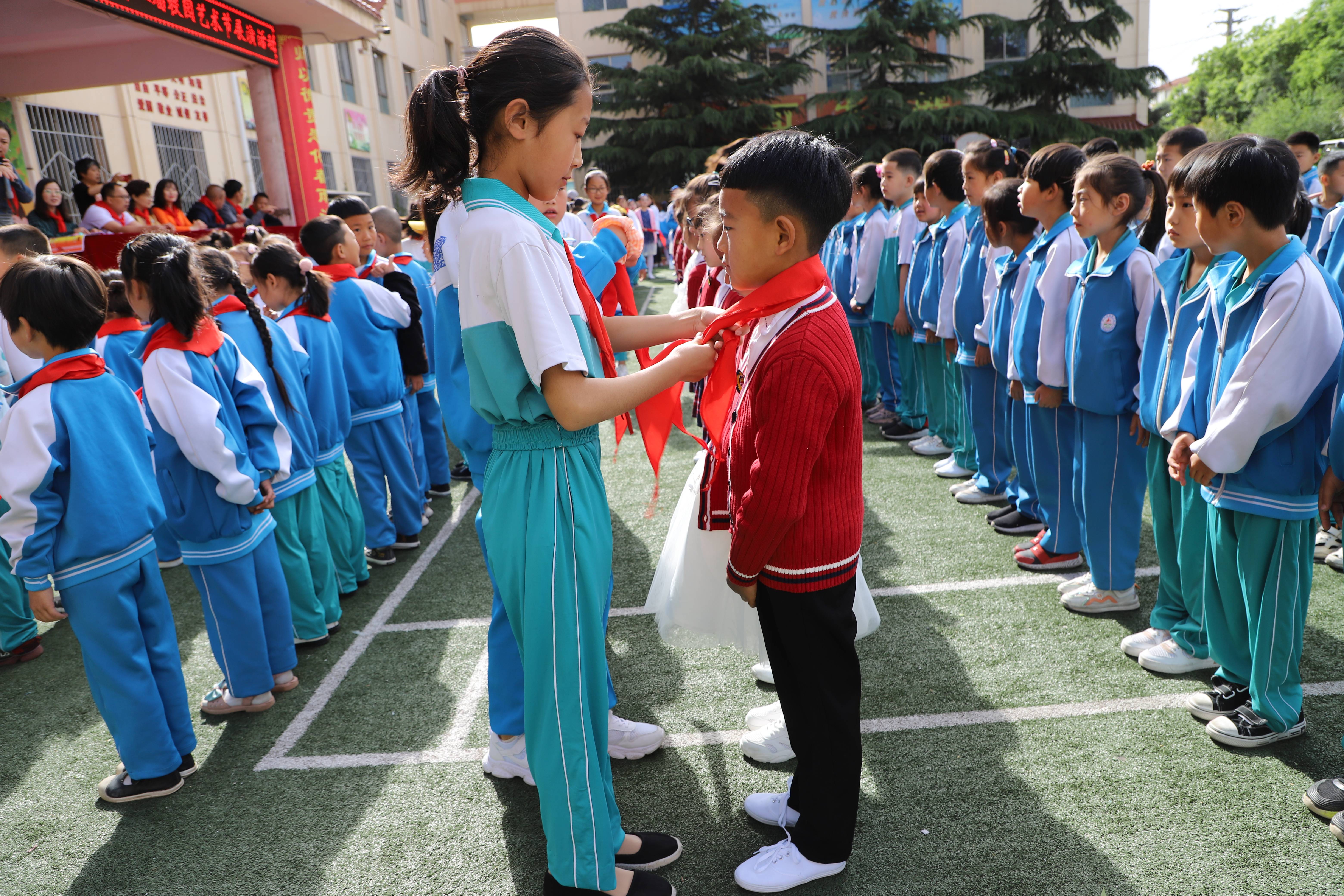 西郊小学图片