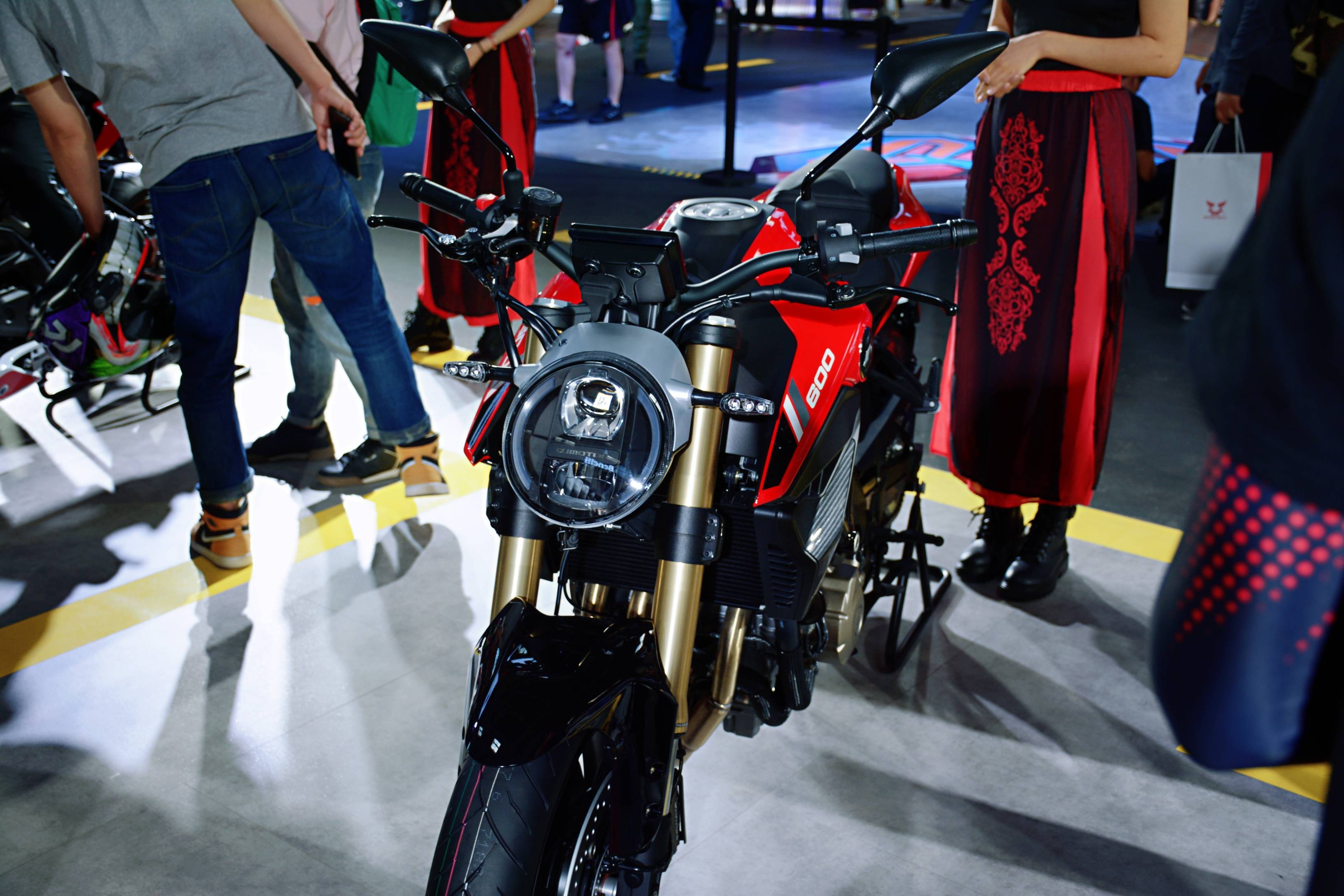 北京国际摩托车展开幕各地摩友奔赴京城现场很火热