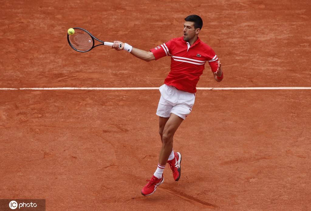 高清法网小德30完胜闯入16强正手击球动作优雅