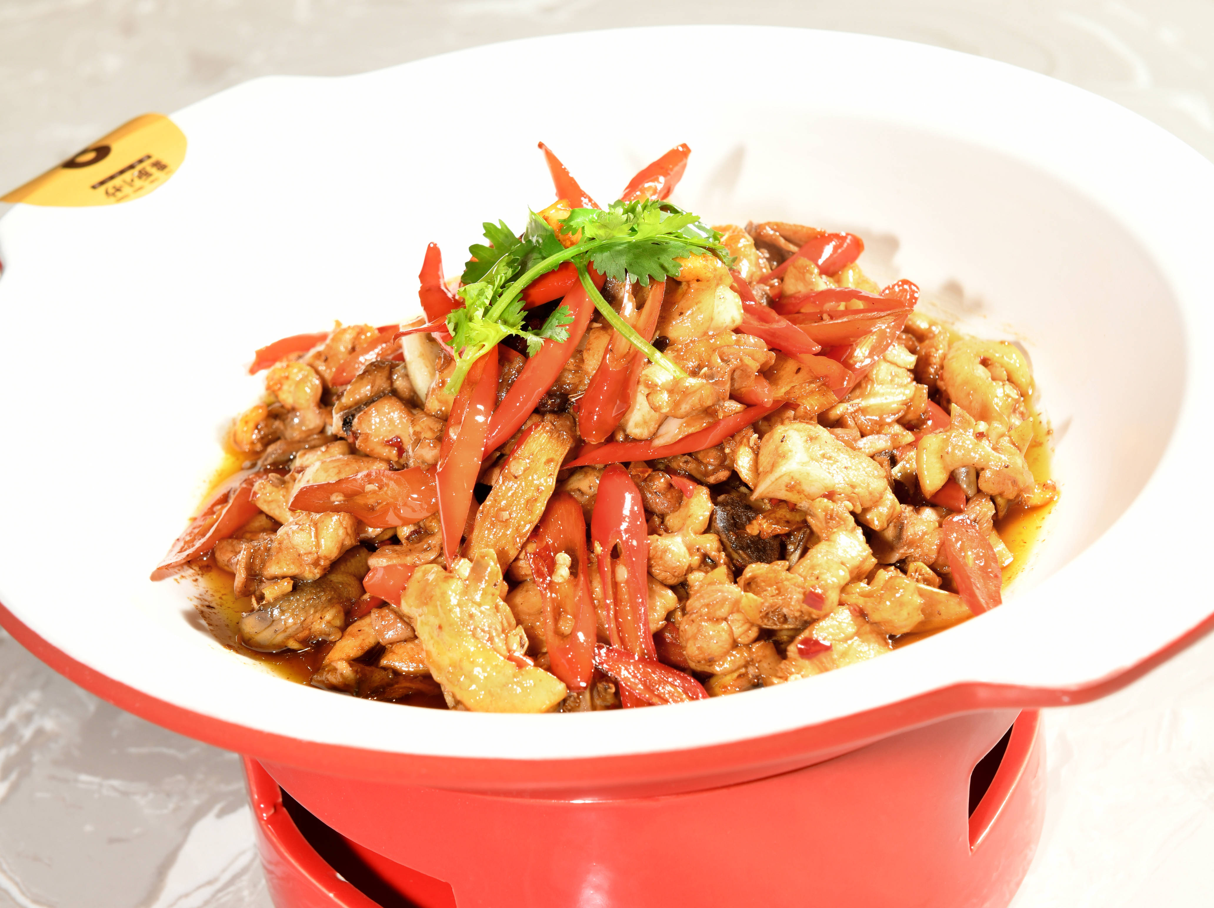 定王台店的张杰,他们所带来的小炒菜式分别为擂辣椒牛腩,河蚌炒牛肉