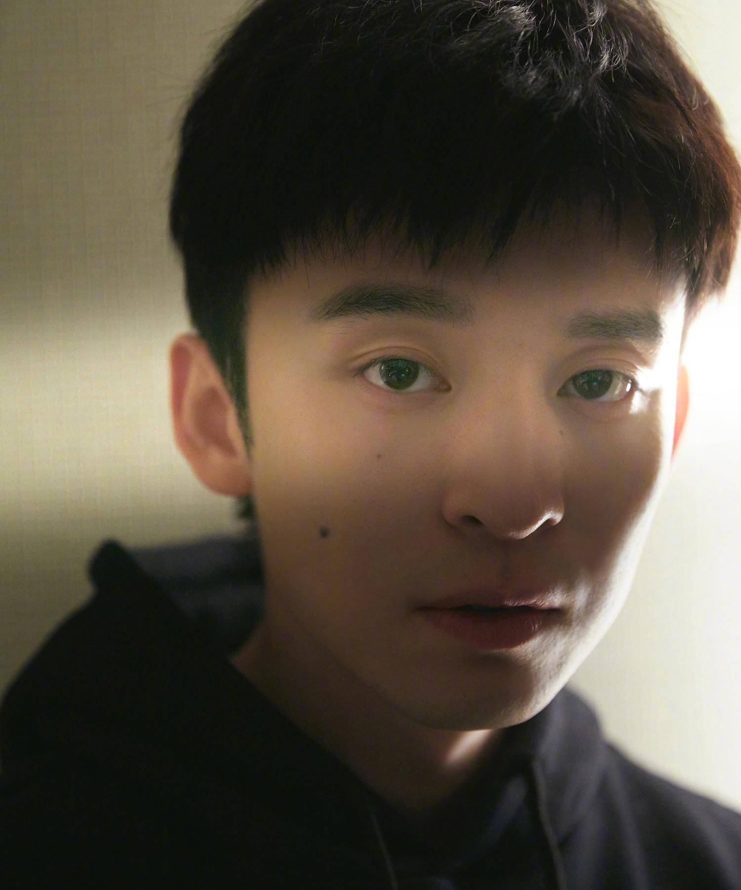 《恰好是少年》昨日重现,董子健成为口播人选,网友:3小时打底