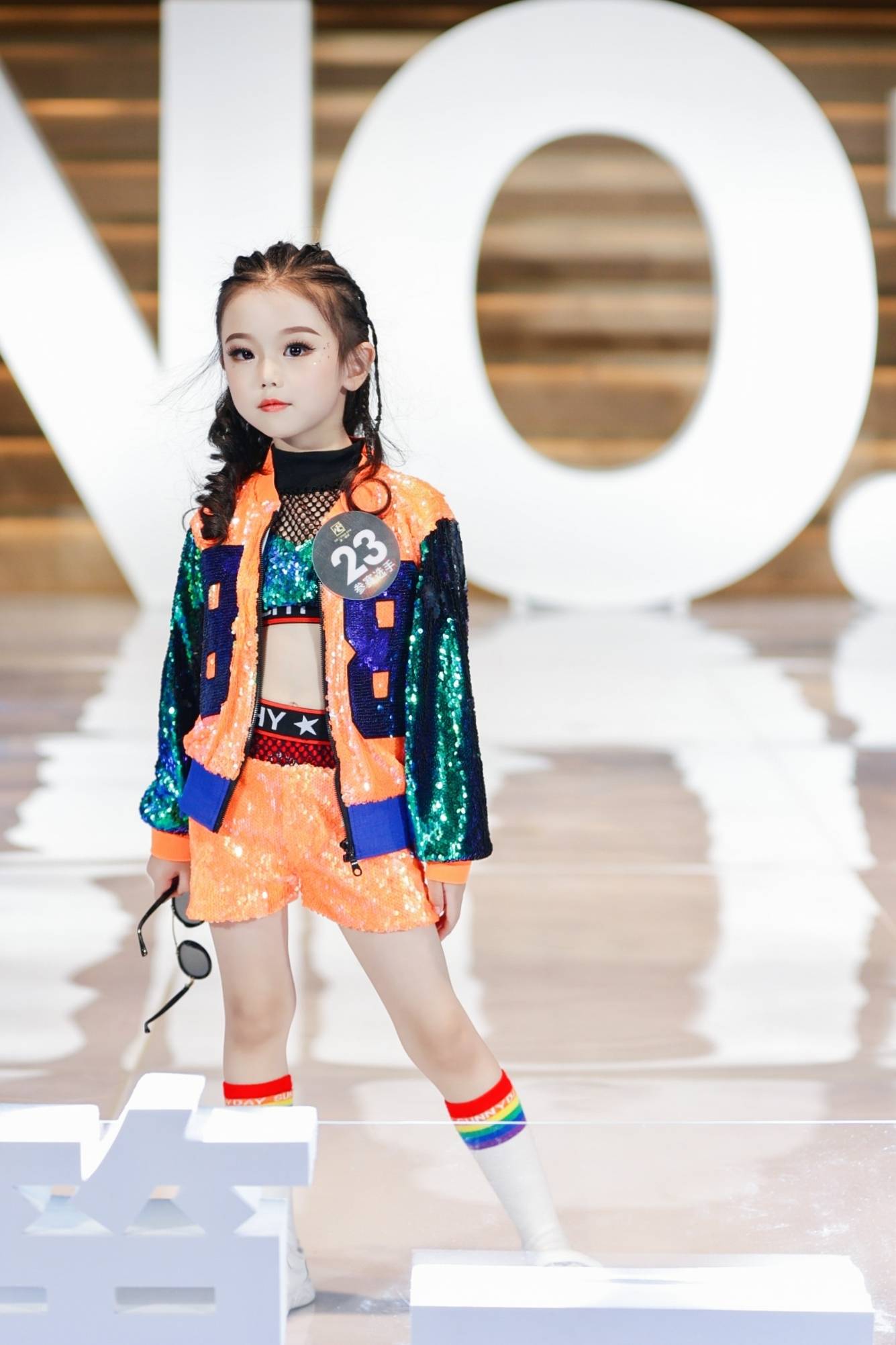 专访| 第一童星人气之星 李海云:67展示最美的自己_童模