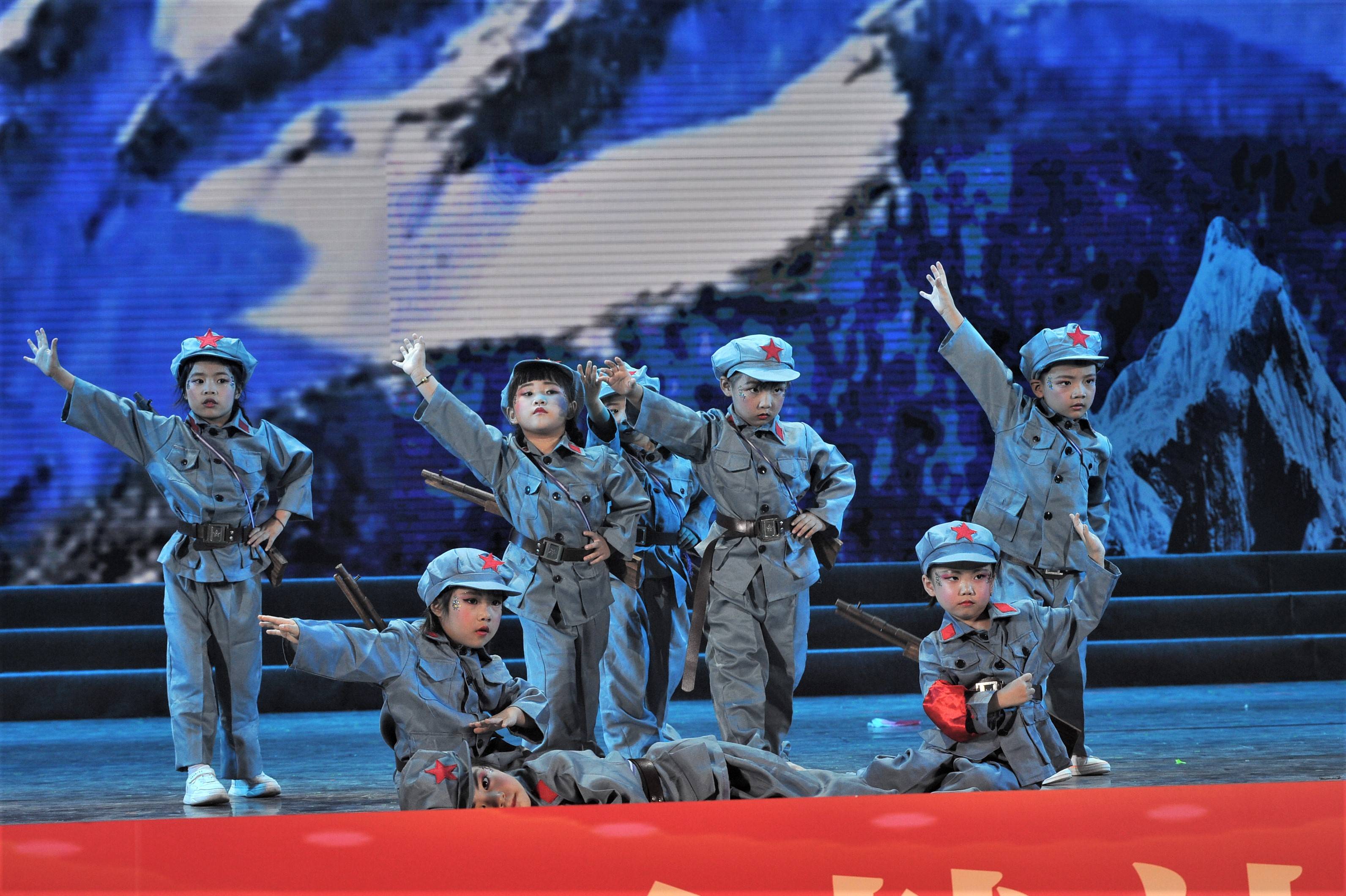 四川南充滨江幼儿园举办第二届艺术节献礼建党100周年