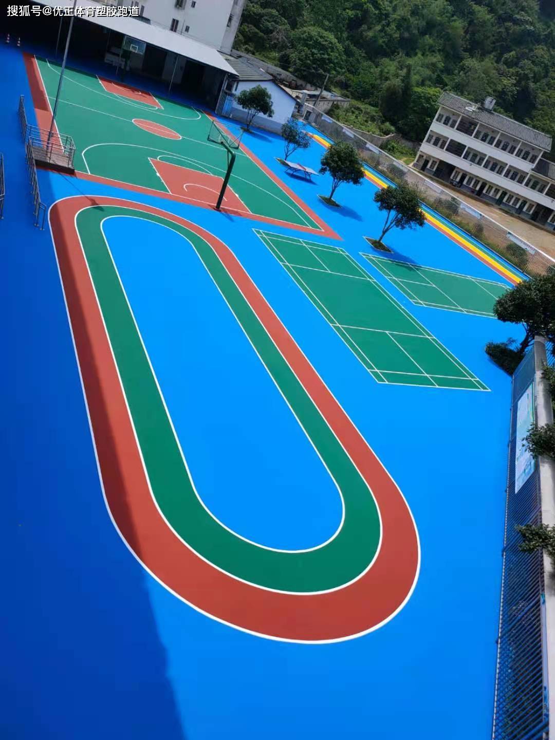 8mm硅pu球场面层的施工工艺介绍