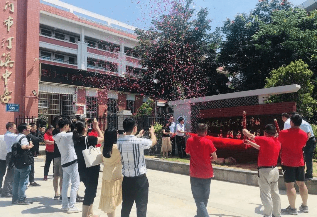 初中,小学和学前十年一贯制公办学校-汀溪中学,护航孩子进步成长邻