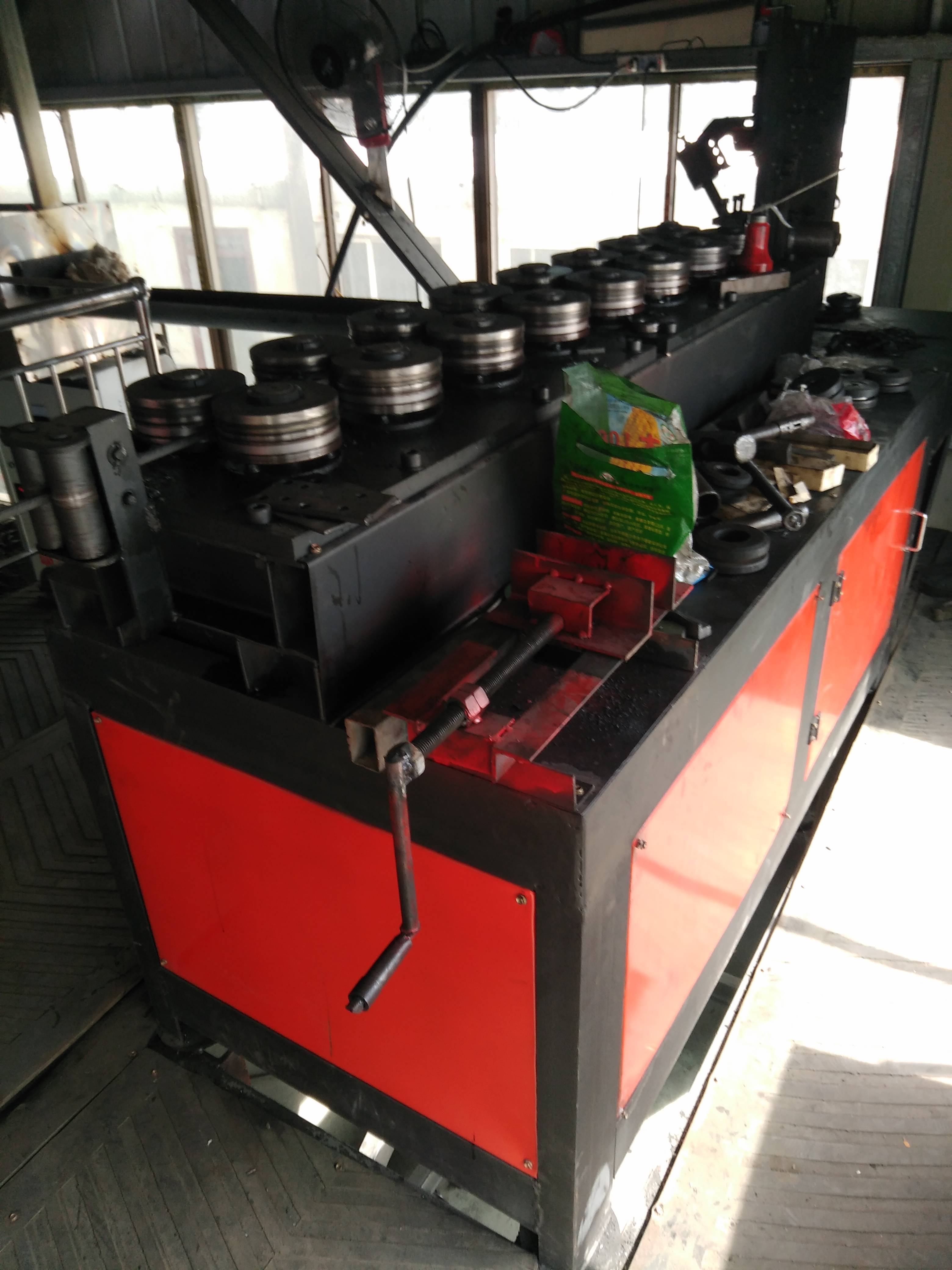 扁铁绞龙叶片成型机械技术突破