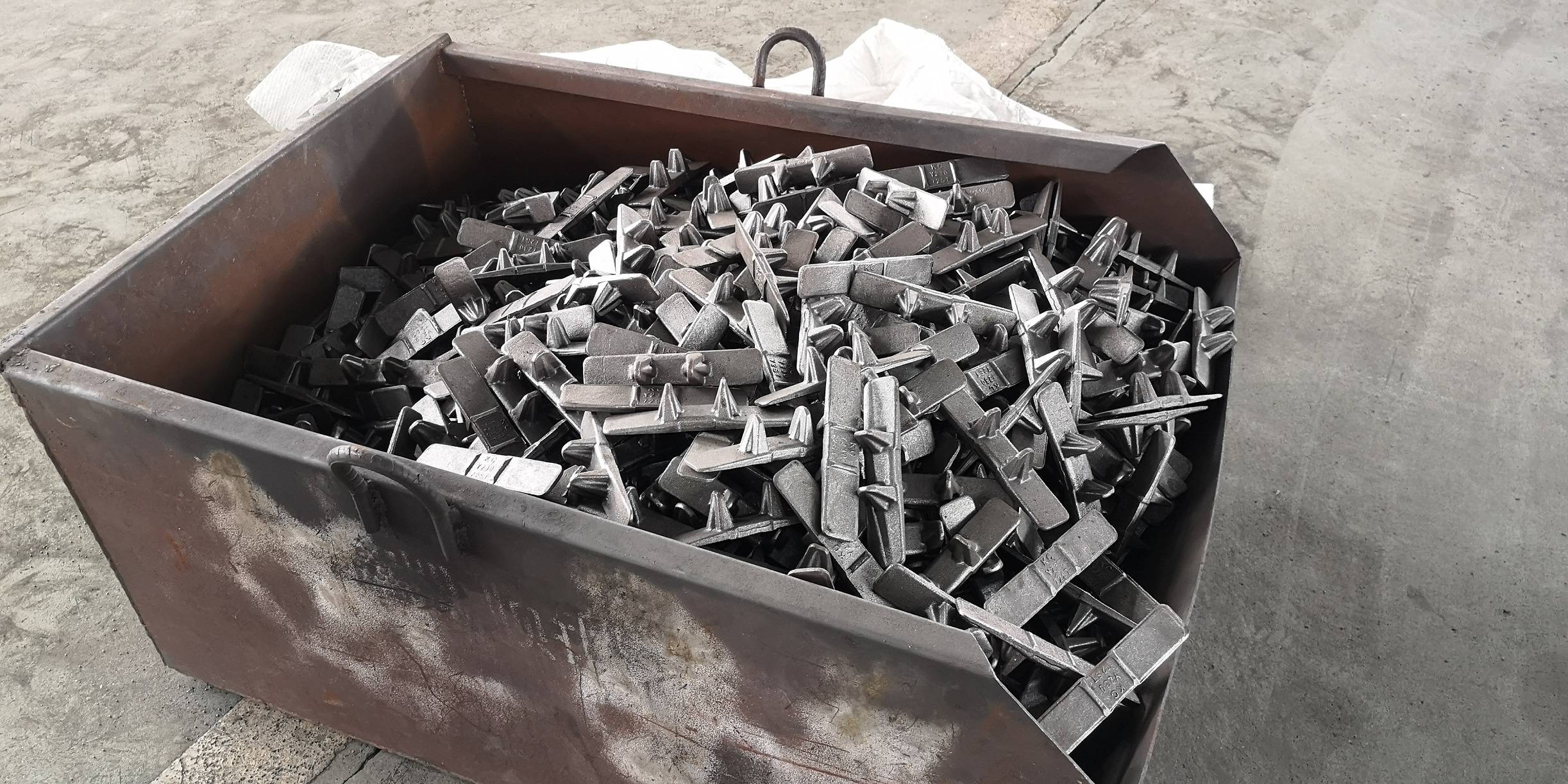 橡胶履带铁齿加工定做代工之路