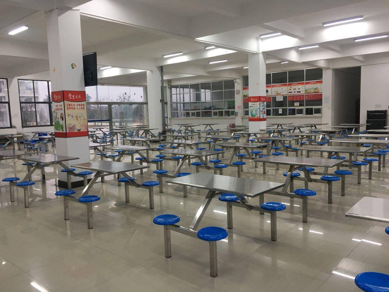 冀州中学食堂照片图片