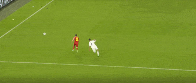斯皮纳佐拉受伤被担架抬下场 埃莫森替补登场_欧洲杯