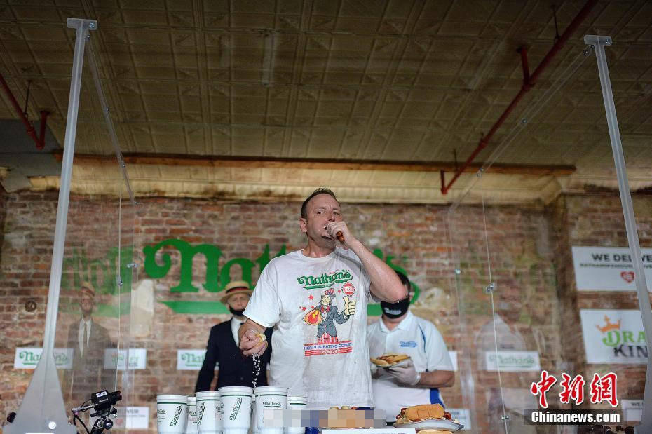 热狗排行_《我是唱作人》热力开播,热狗排名第一,评审团毒蛇点评招黑