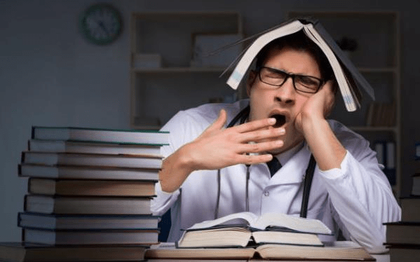 进行|早起3不要，睡前4远离，不要着急起床，要吃早餐，远离熬夜