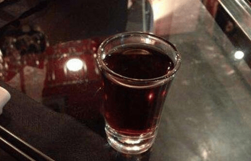 功效|桑葚酒的功效作用，滋阴补血，女人喝桑葚酒的好处多！