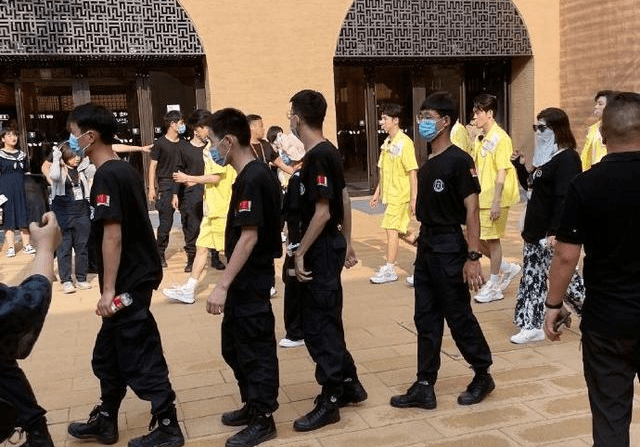 因为|吴奇隆录制综艺节目，意外暴露身高，网友：没电视上那么好看