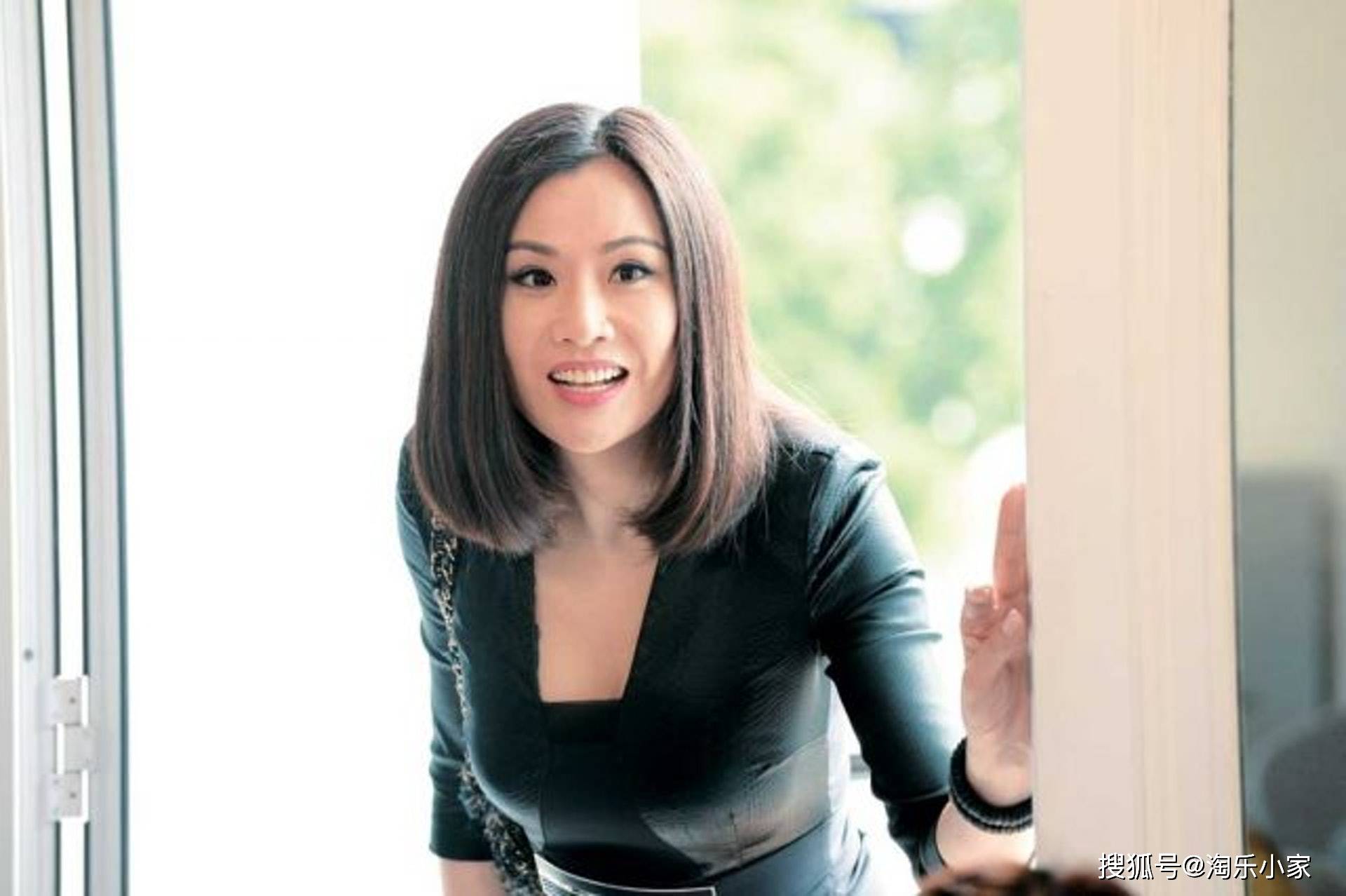 无敌|细数9位港剧女老师，谁最养眼？24岁宣萱青春无敌最上镜？