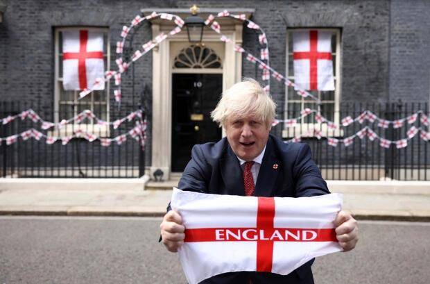 英国首相致信三狮：带奖杯回家 代表国家祝福你们_英格兰
