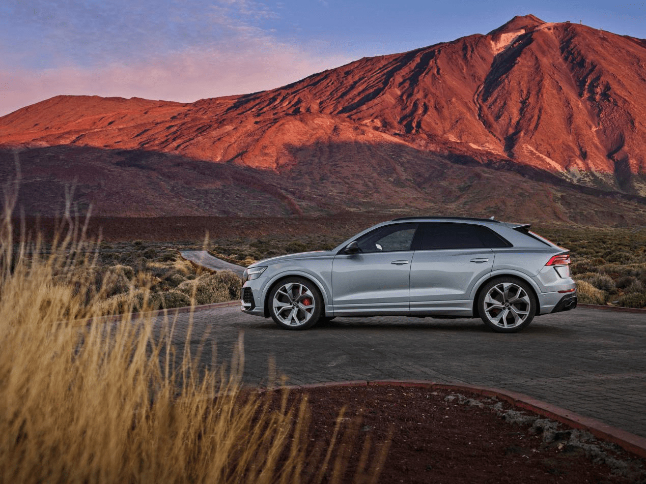 2021爆款!全新奥迪rs q8你的高性能豪华座驾之选!