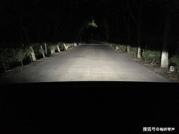 荒山野岭夜晚有鬼图片