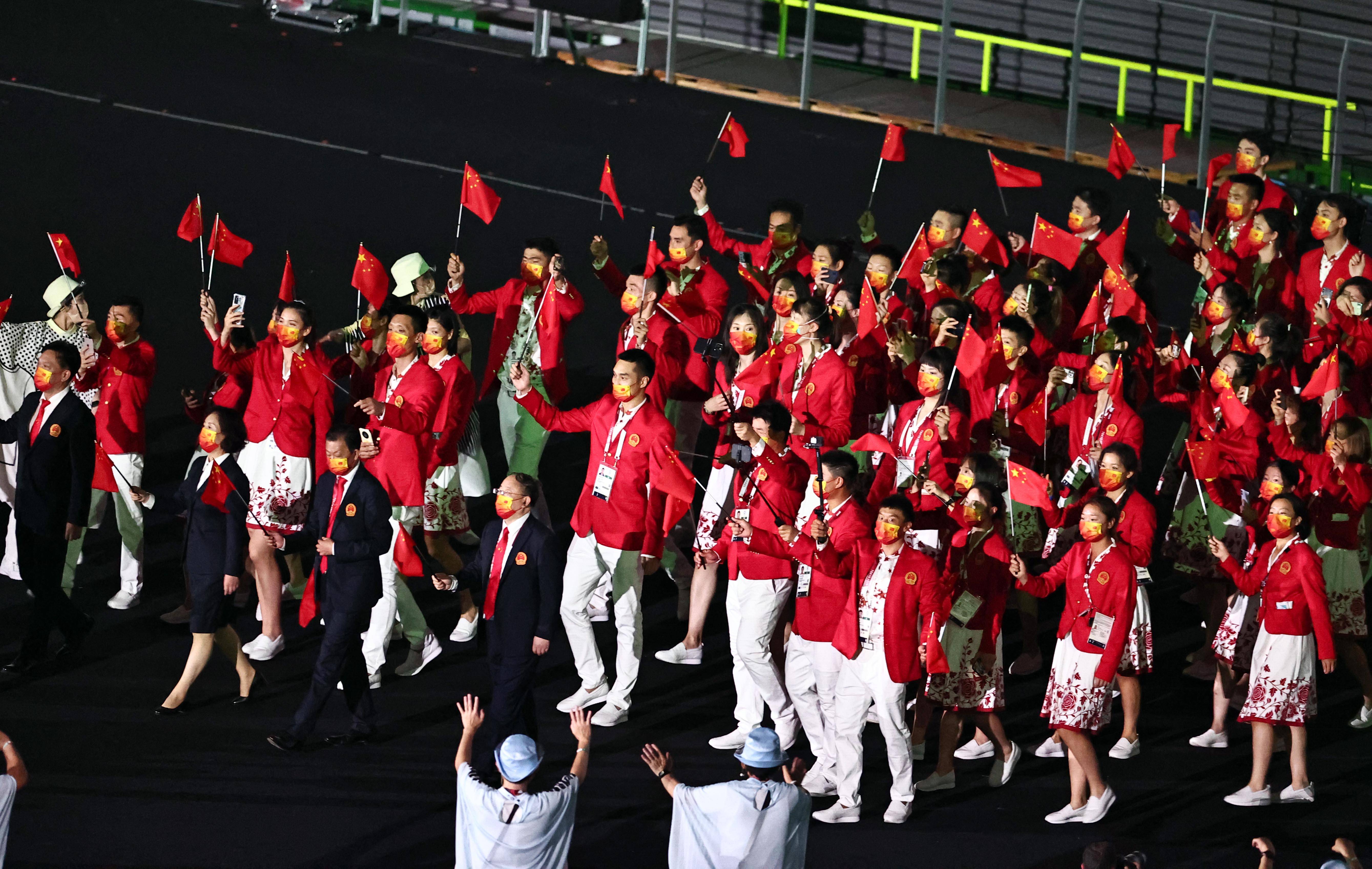 东京奥运会开幕式旗手图片