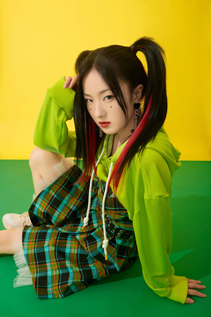 在个人初舞台上,来自sing女团的马雪娇将rap与国风元素相结合,让我们