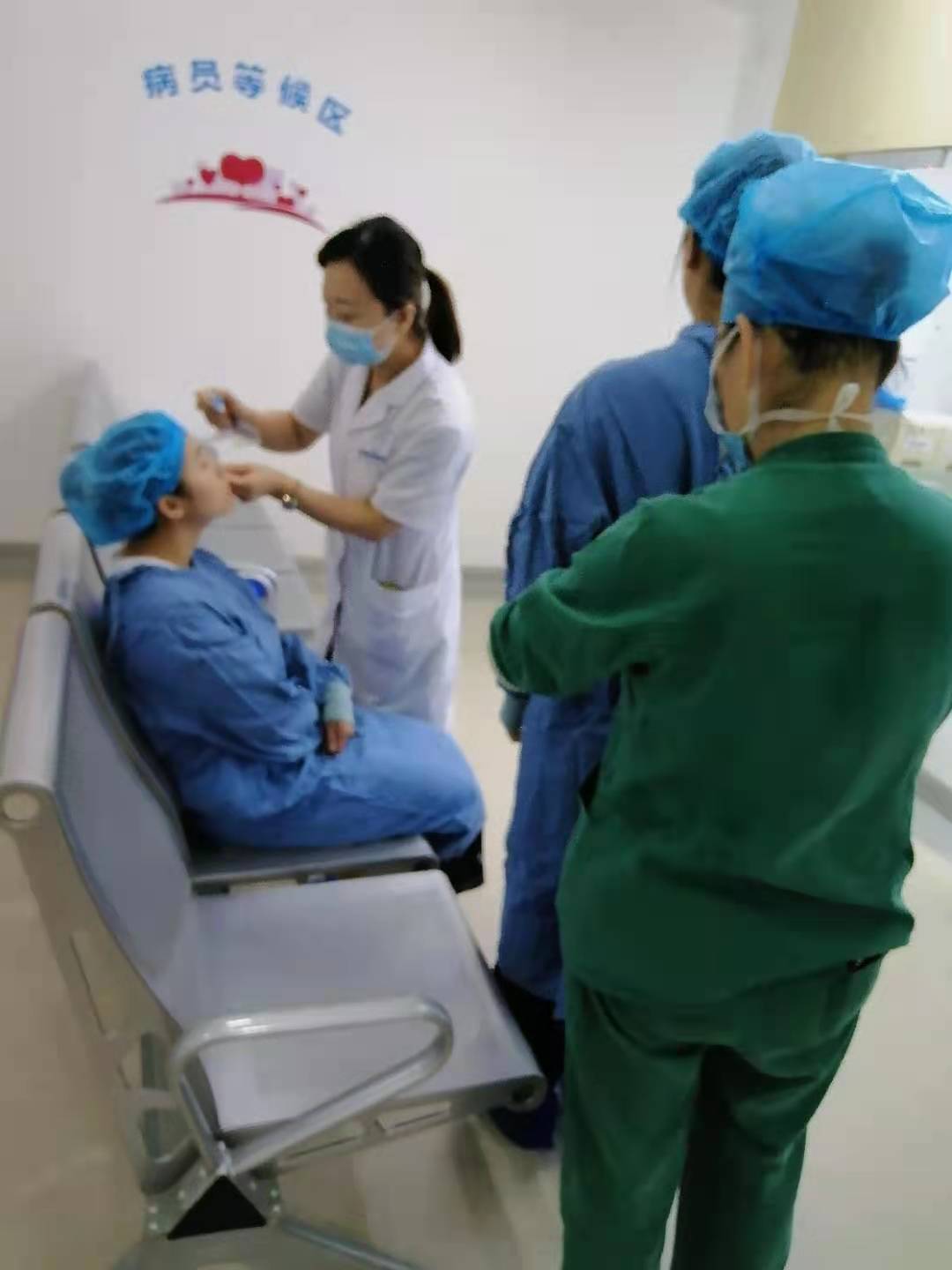 多少岁才能做近视眼手术 9b039dab792a4229b74542abbab85900.jpeg