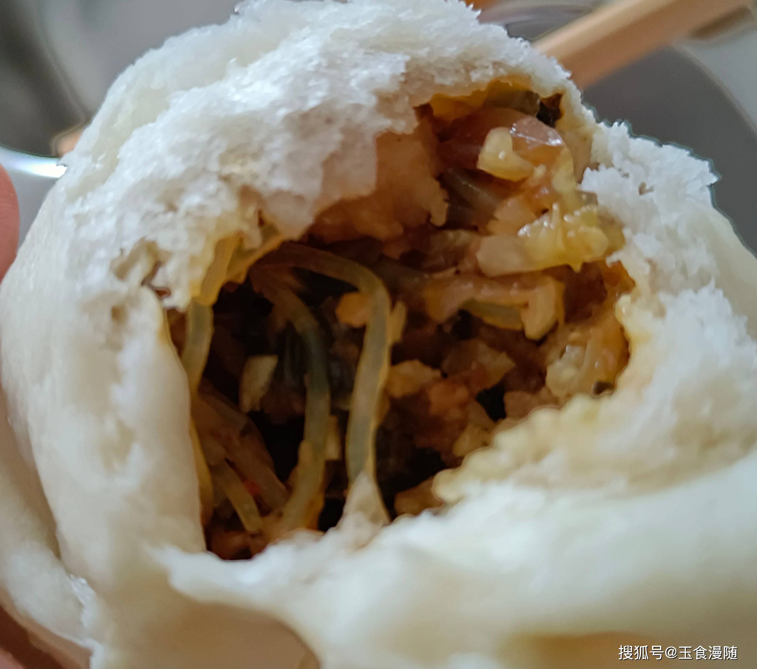 酸菜粉条肉馅包子