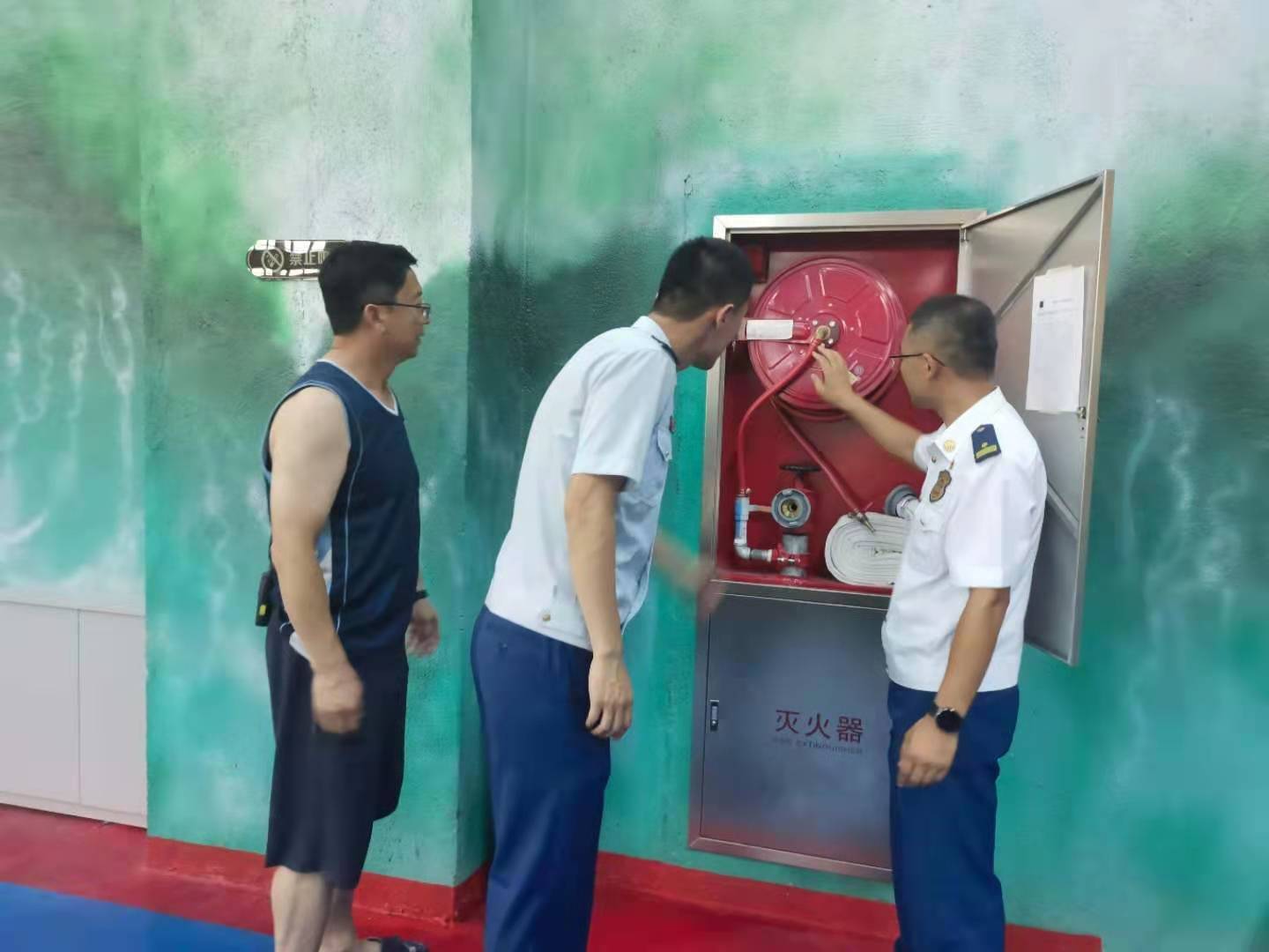 鹤岗市东山区消防救援大队主动上门为辖区企业提供消防技术服务