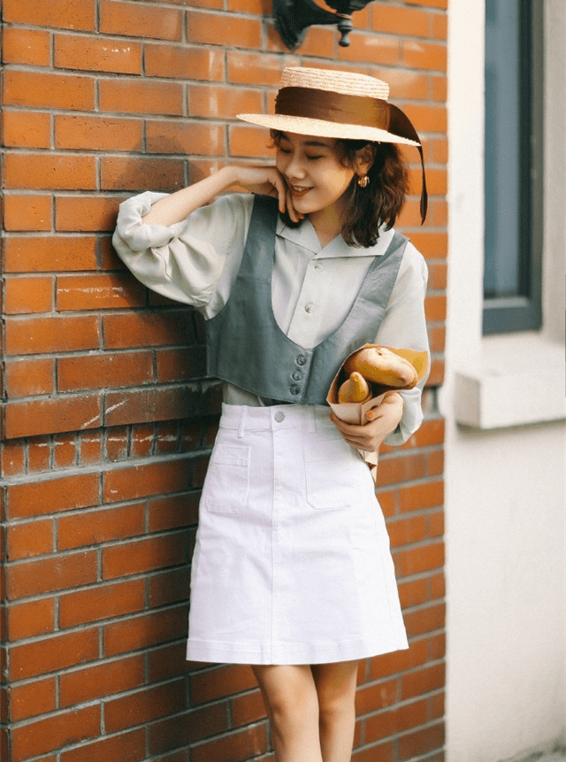服装|女人再懒，穿裙子也别配丝袜
