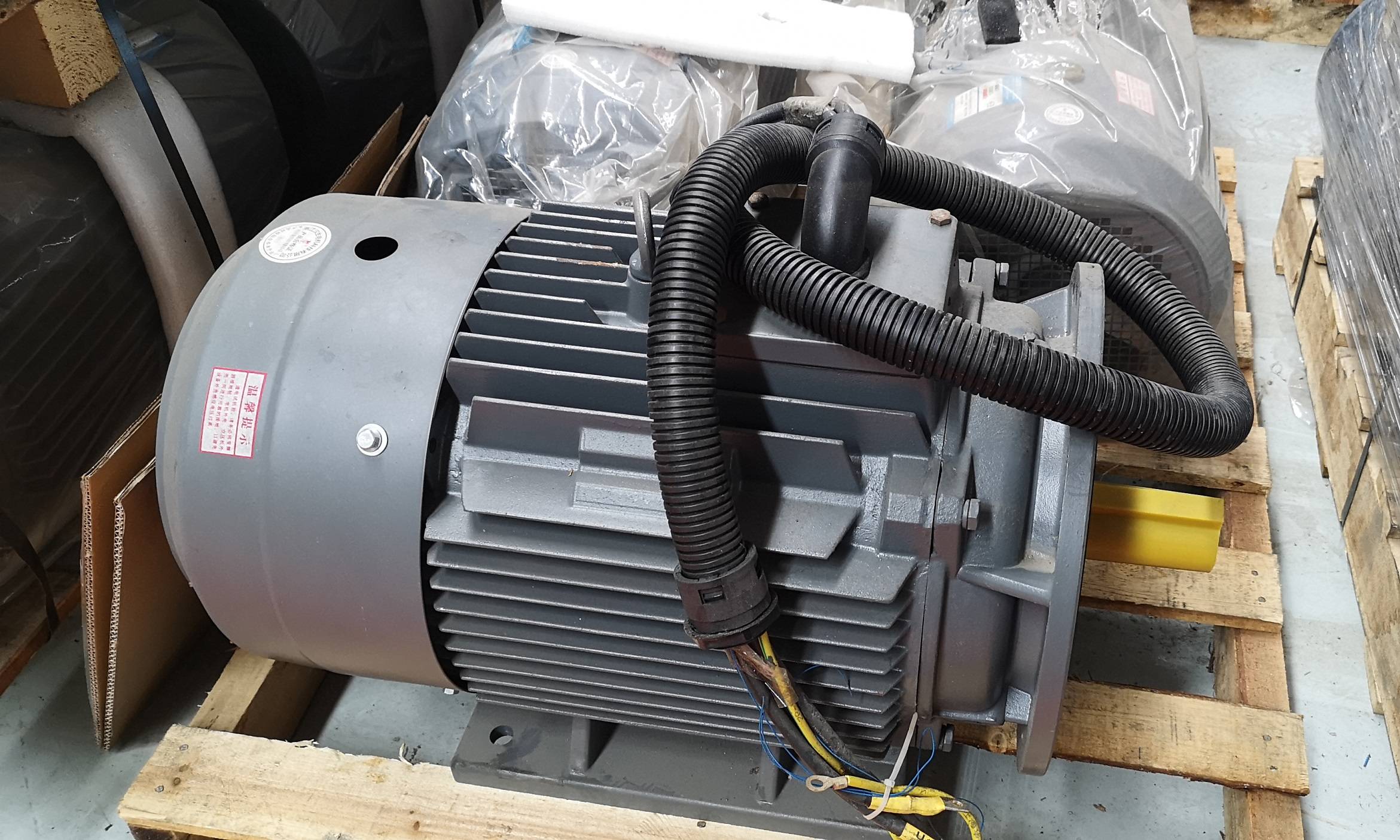 永磁电机60立方永磁变频双级螺杆空压机双级压缩主机双极压缩主机介绍