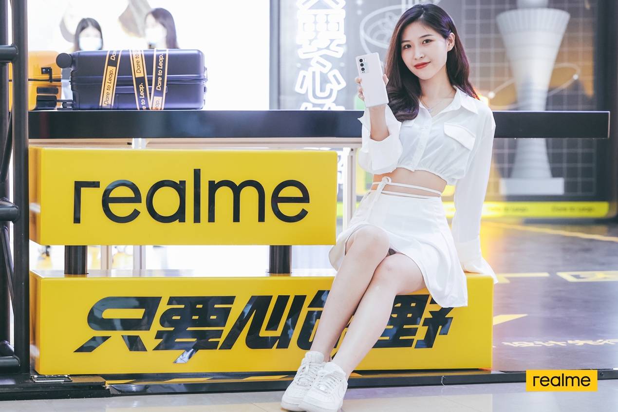 《真我GT 大师系列火爆热销，realme 最潮快闪店燃爆厦门》