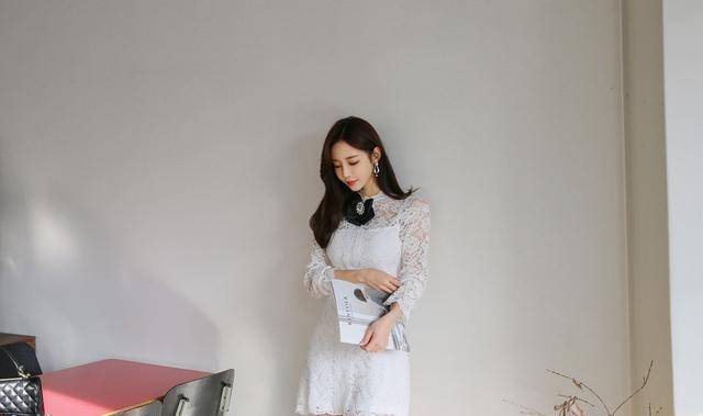 公主|韩国模特孙允珠白色绣花玫瑰公主连衣裙网拍